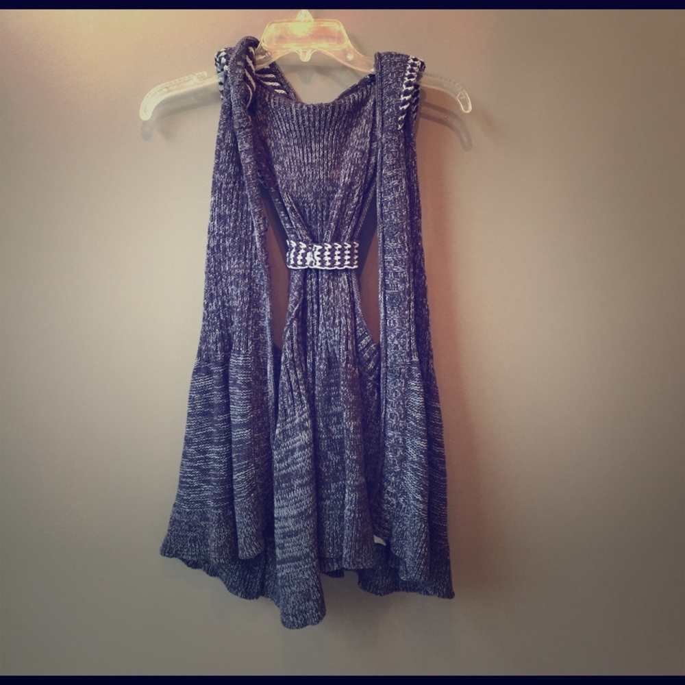 sleeveless hoodie