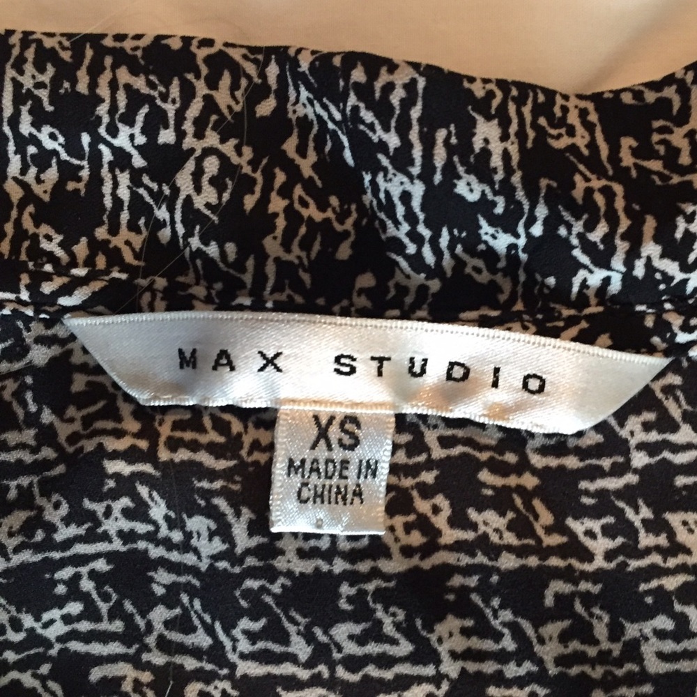 Max Studio blouse - Picture 2 of 3