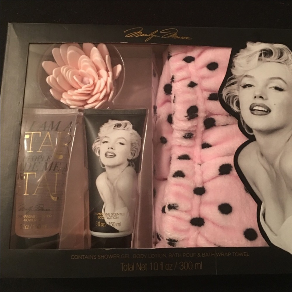 Marilyn Monroe Bath Set