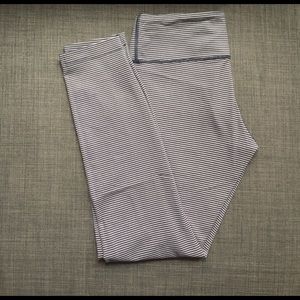 Lululemon Wunder Under, ink/white, 7/8 length, s 6