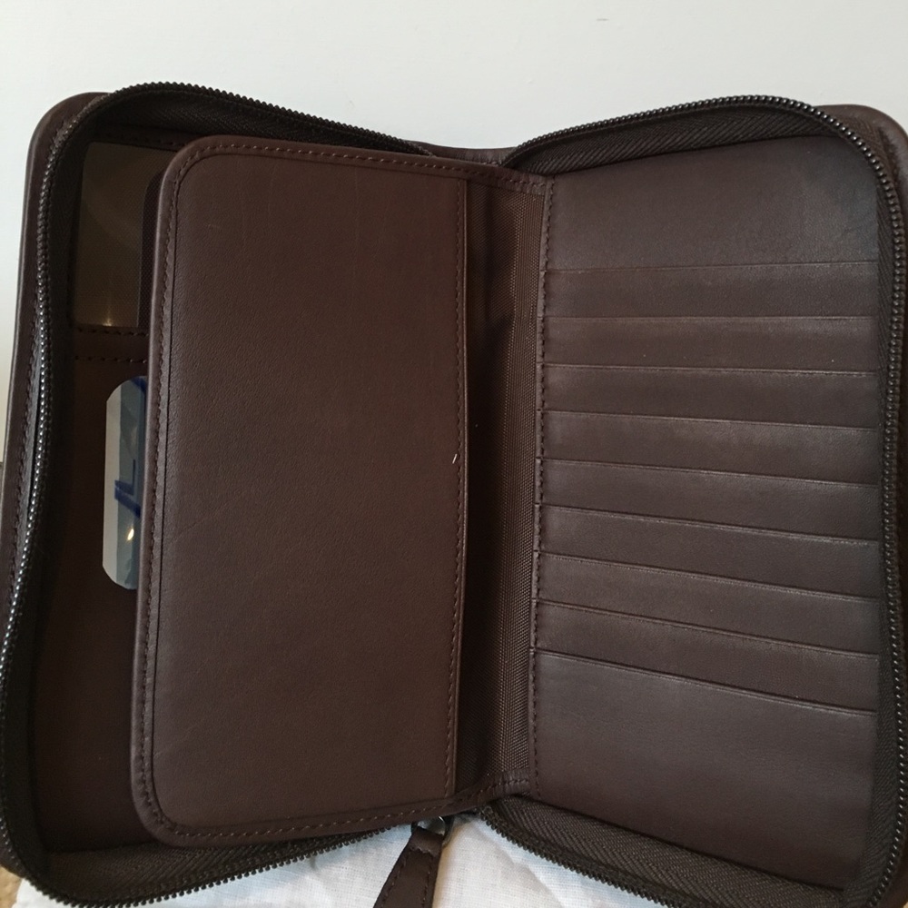 Brown Coach organizer.