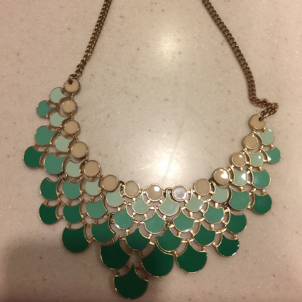 Ombré green statement necklace