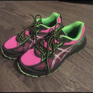 Asics sneakers very lightly worn women's size 8