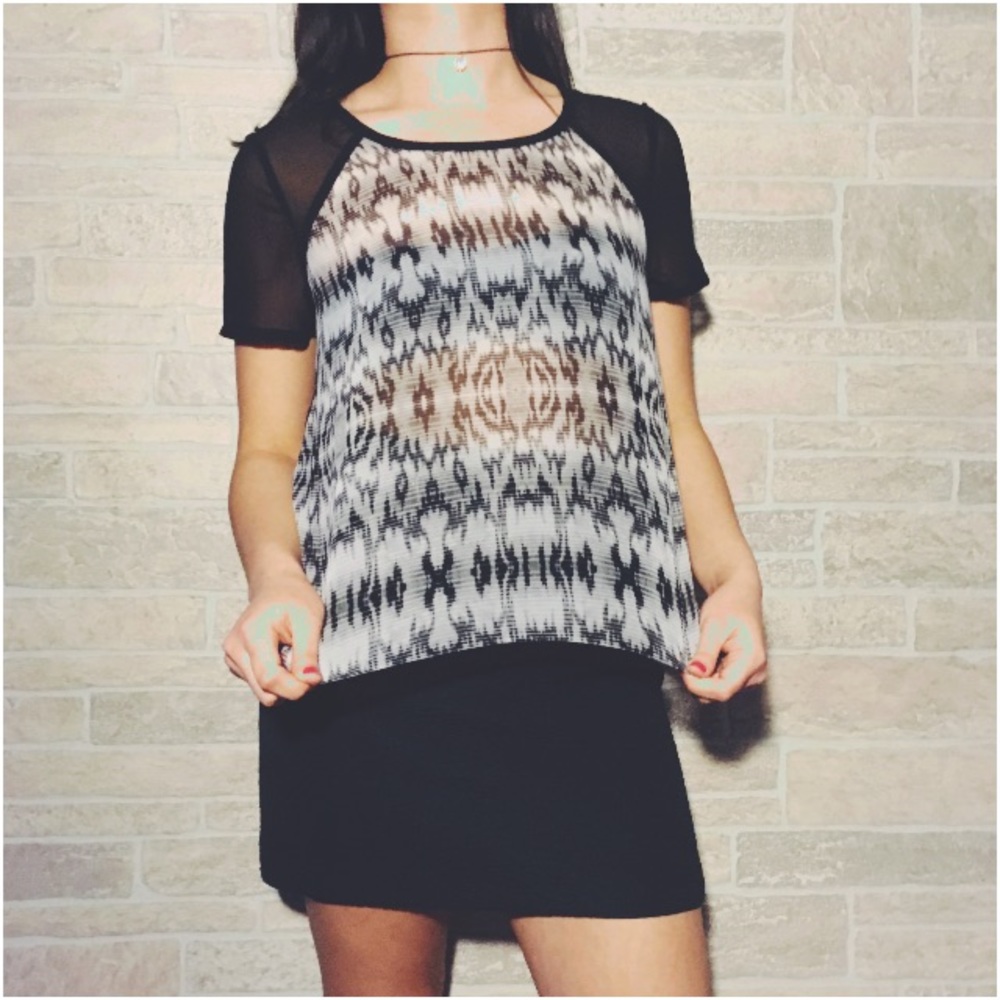 Patterned Top With A Sheer Back - image 3