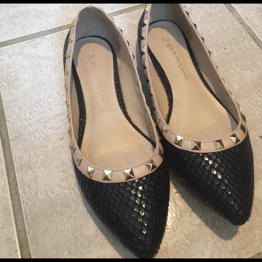 Flat shoes