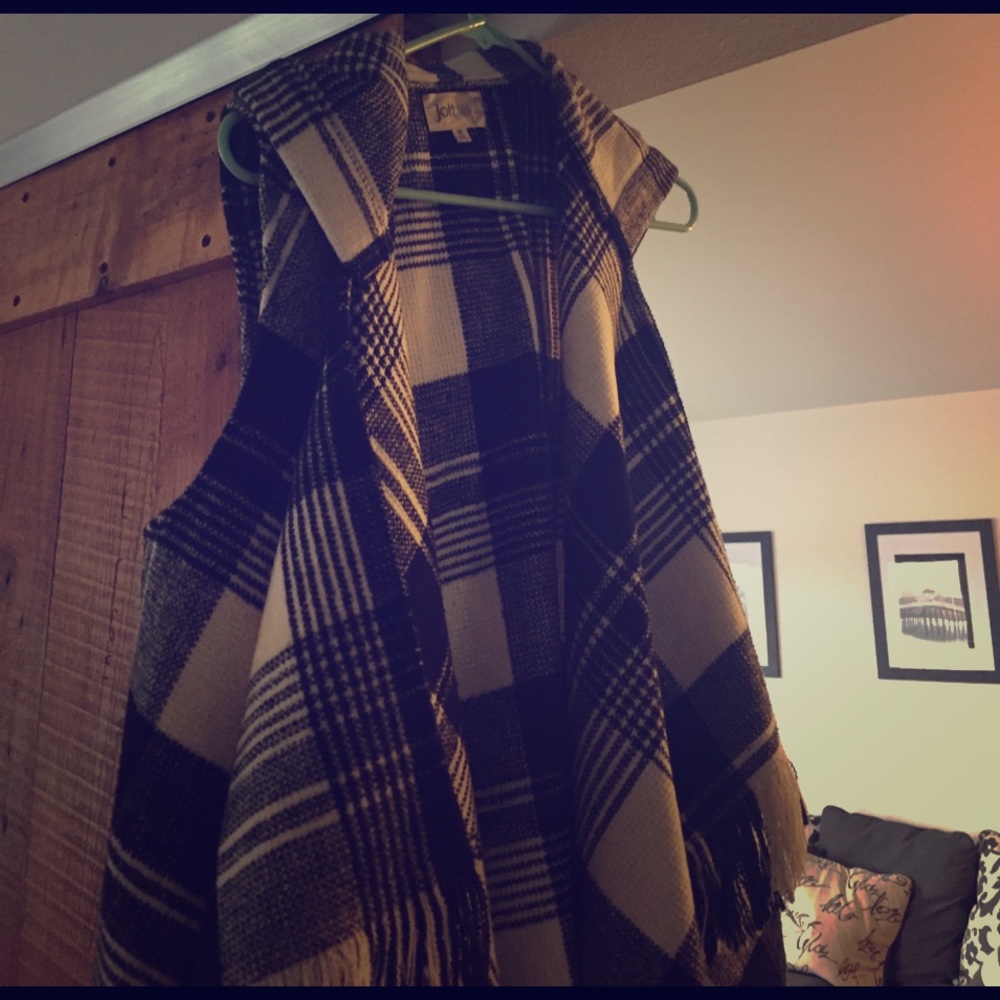 Black & White Blanket Vest