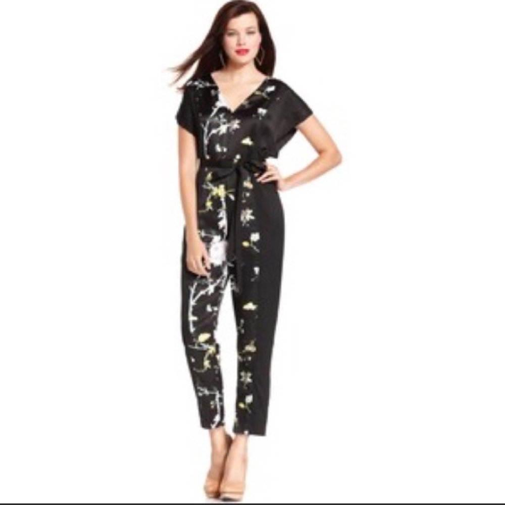 🚫SOLD🚫RACHEL ROY Belted Floral ROMPER * So CUTE!