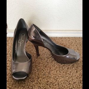 Size 8 Pumps