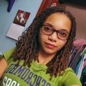 Meet your Posher, Adiva