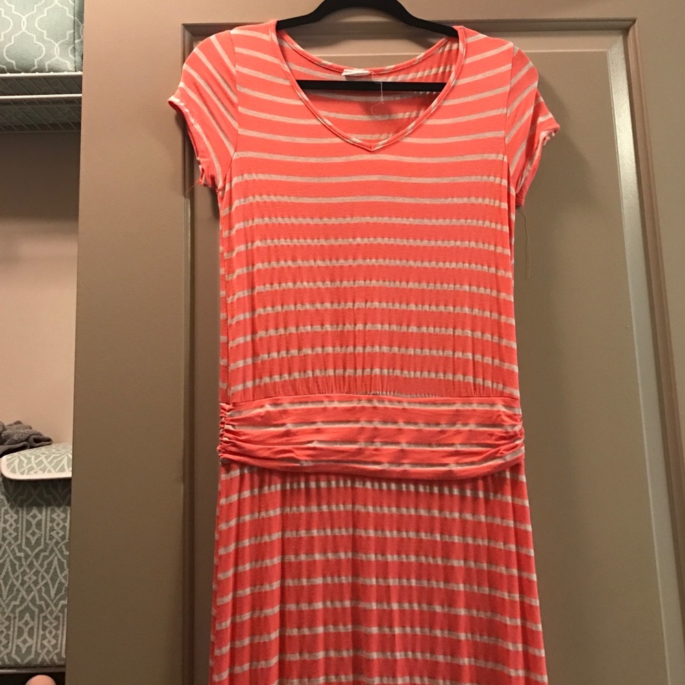 NWOT coral and cream striped Maxi size M