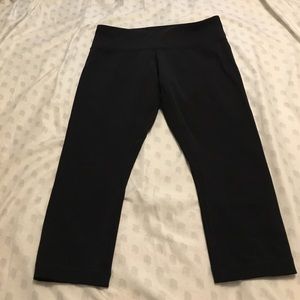 Lulu lemon black Capri