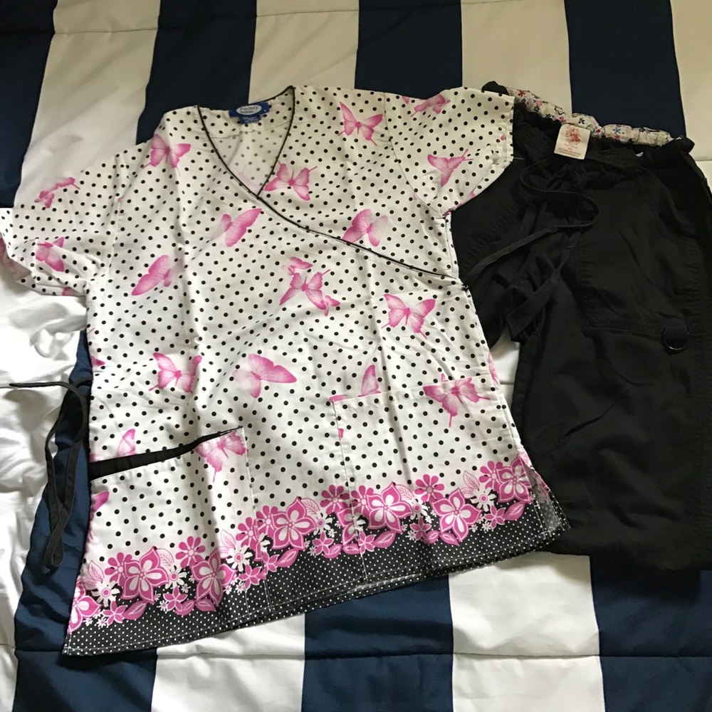 Scrub set