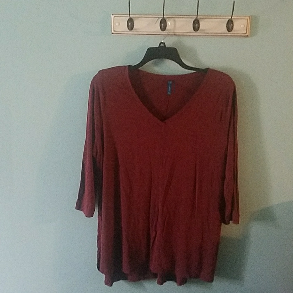 Marled burgundy 3/4 sleeve lightweight tee