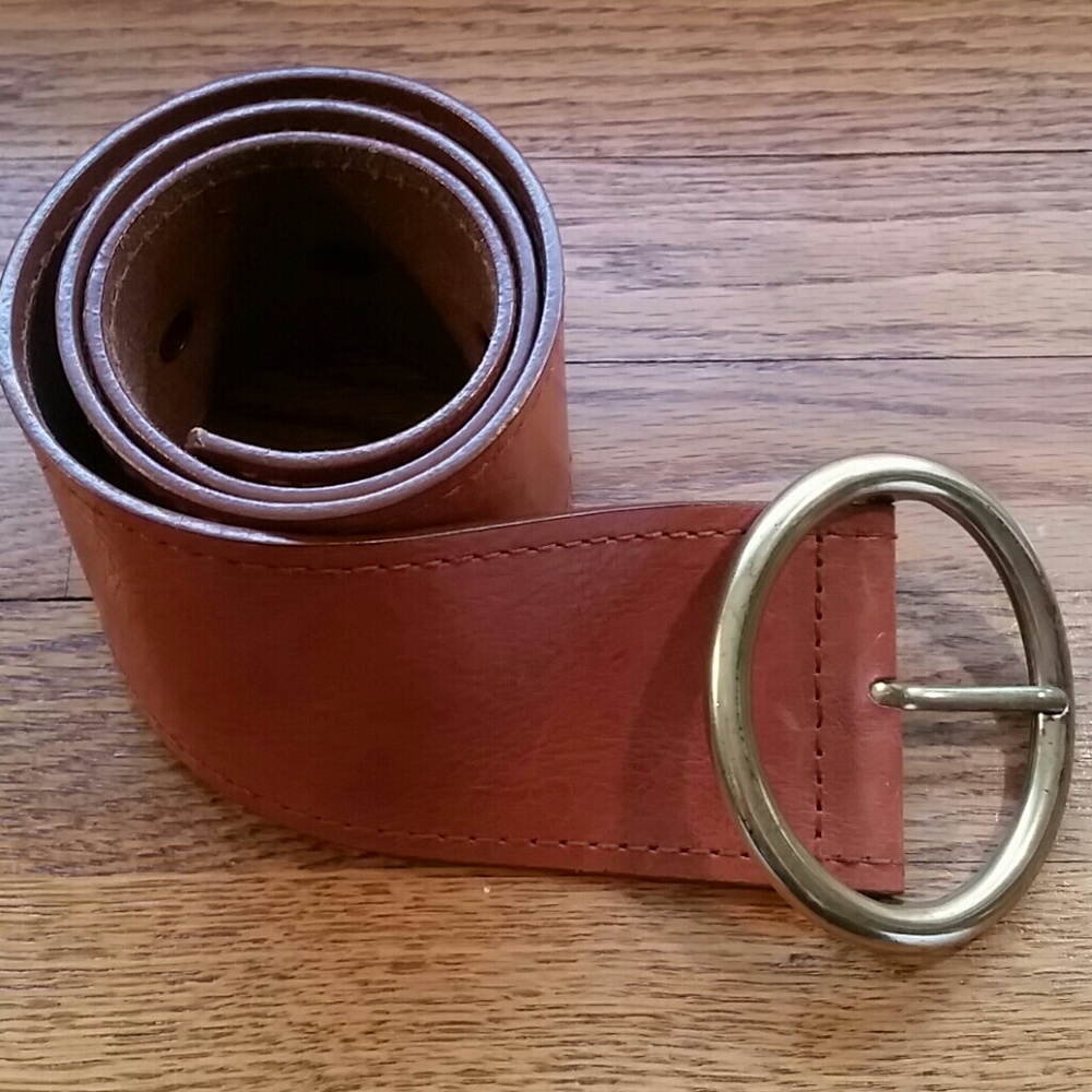 BCBG MAXAZRIA cognac leather belt oval buckle