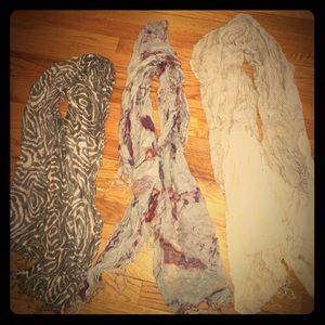 Lot of Spring scarves