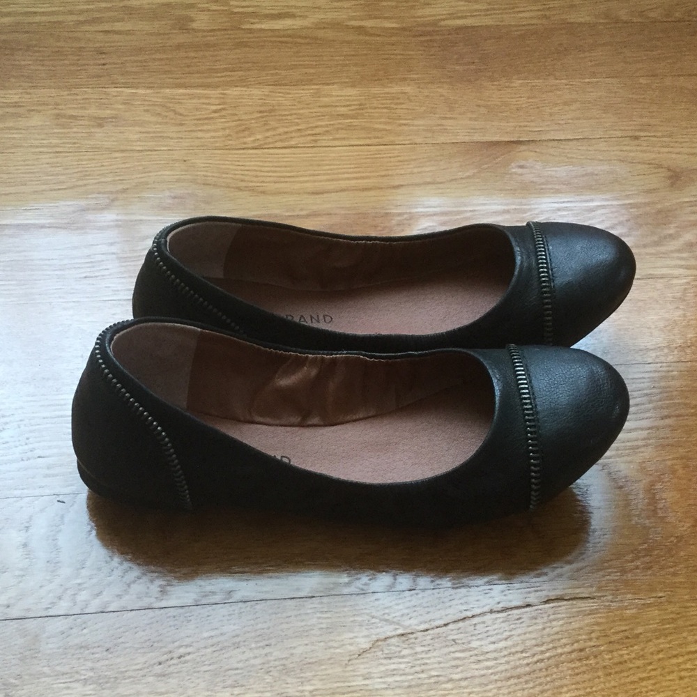 Lucky black flats w/ zip accents