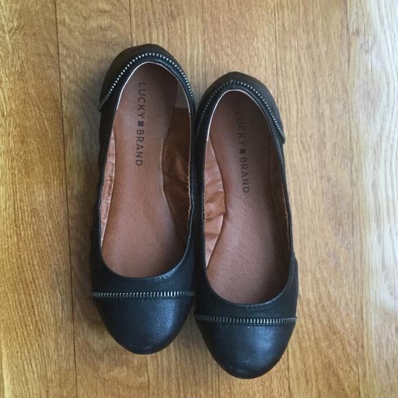 Lucky black flats w/ zip accents - Picture 2 of 8