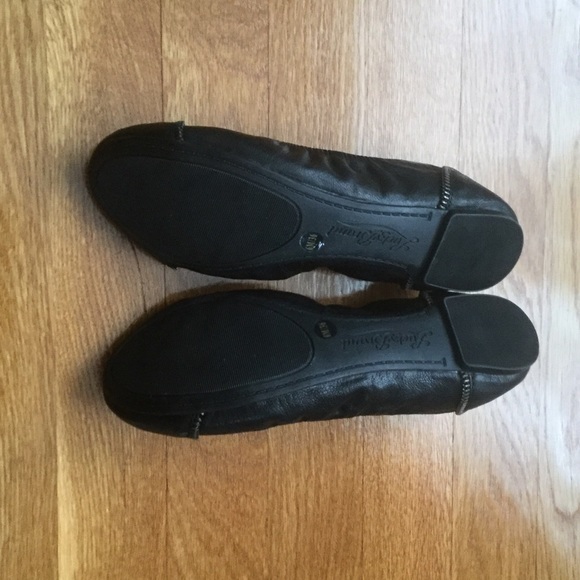 Lucky black flats w/ zip accents - Picture 3 of 8