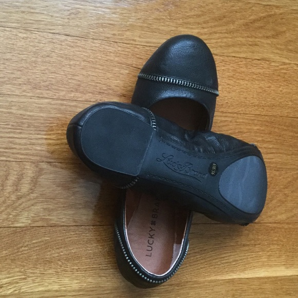 Lucky black flats w/ zip accents - Picture 6 of 8