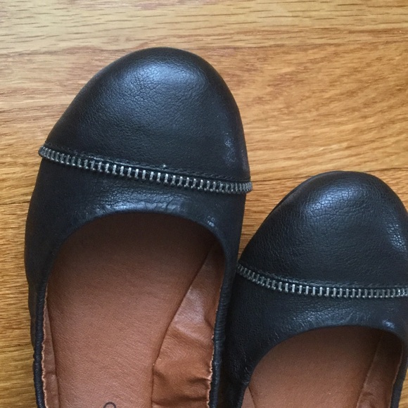 Lucky black flats w/ zip accents - Picture 7 of 8