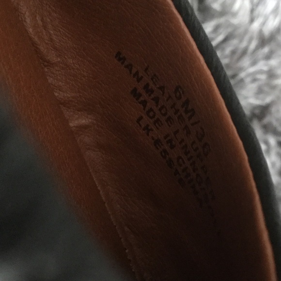 Lucky black flats w/ zip accents - Picture 8 of 8