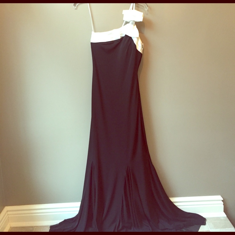 spaghetti strapped one sleeve long back dress