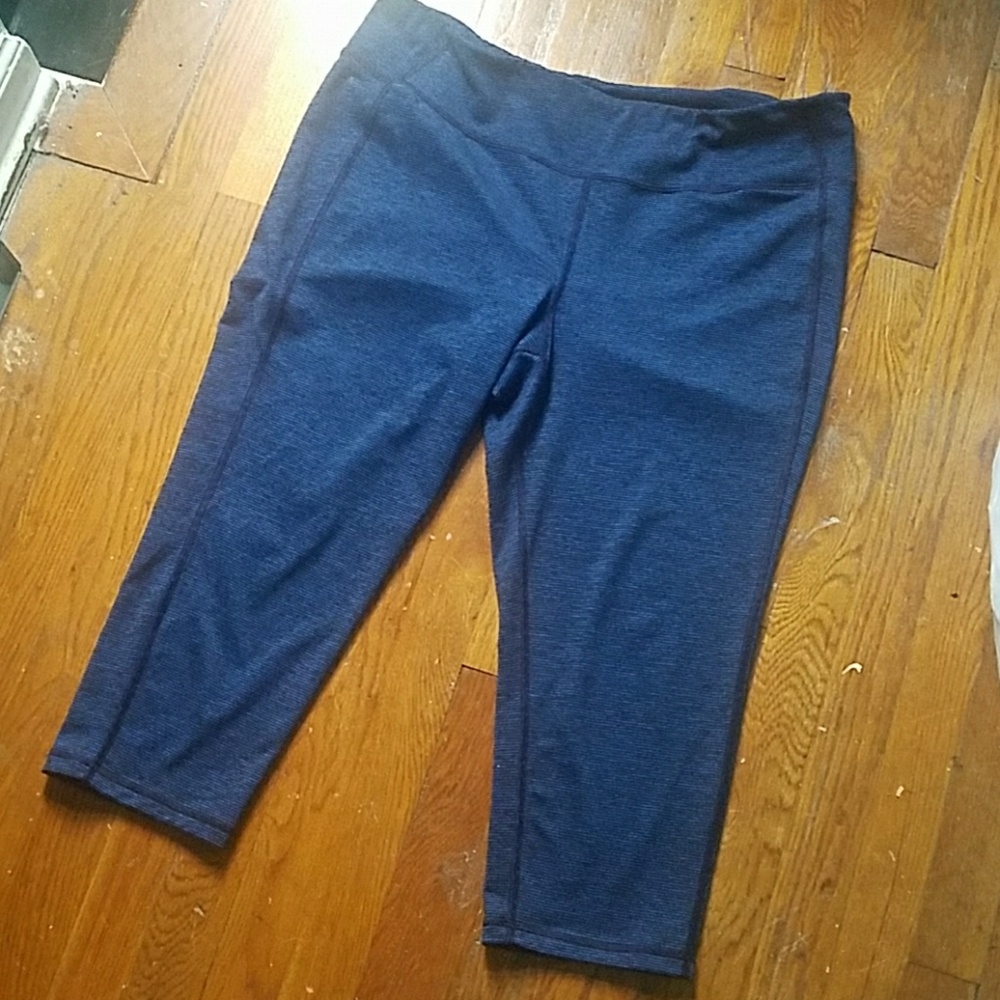 Old Navy Active capris