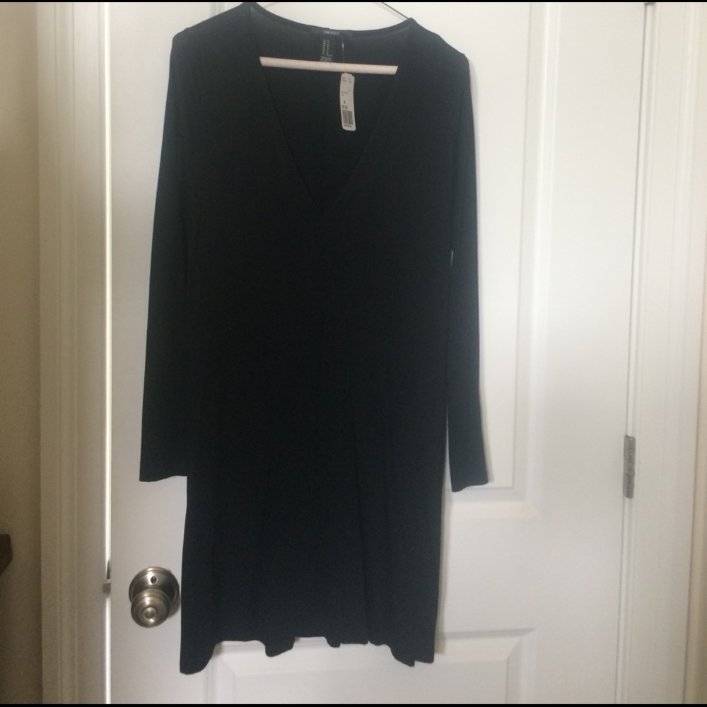 Deep V-neck shift dress NWT