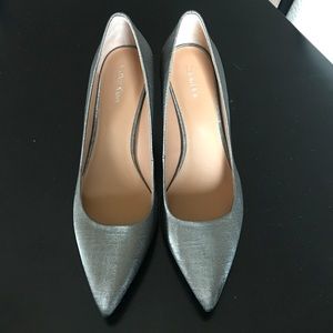 Calvin Klein Gayle metallic pump