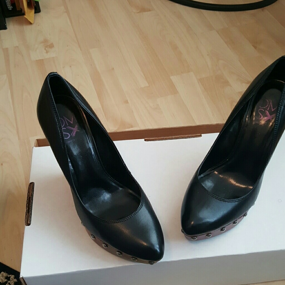 Donald J Pliner Gorgeous Wedge Heels. Worn once
