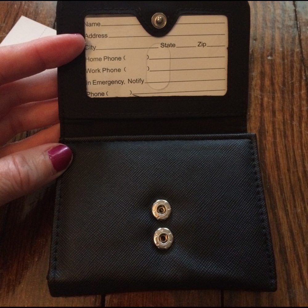 Brand new black pretty trifold wallet - Picture 2 of 8