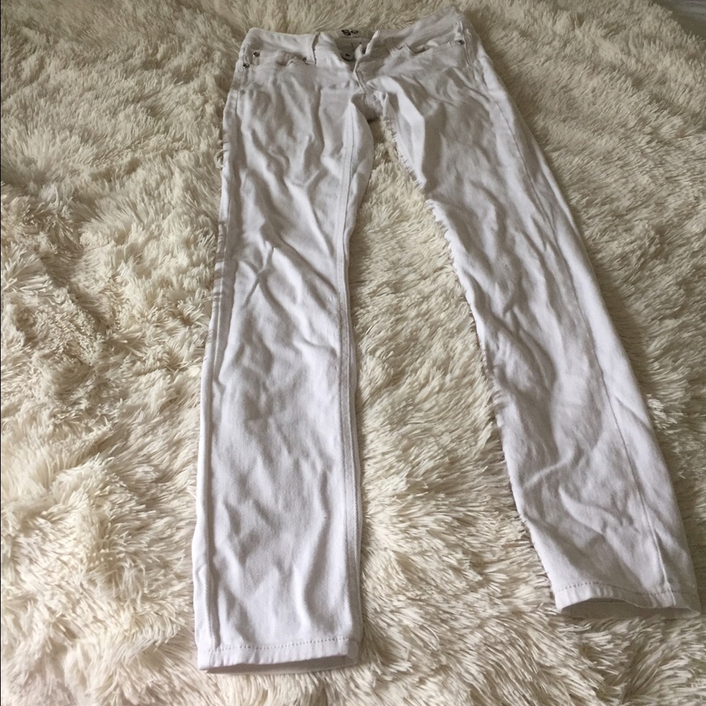 White skinny jeans