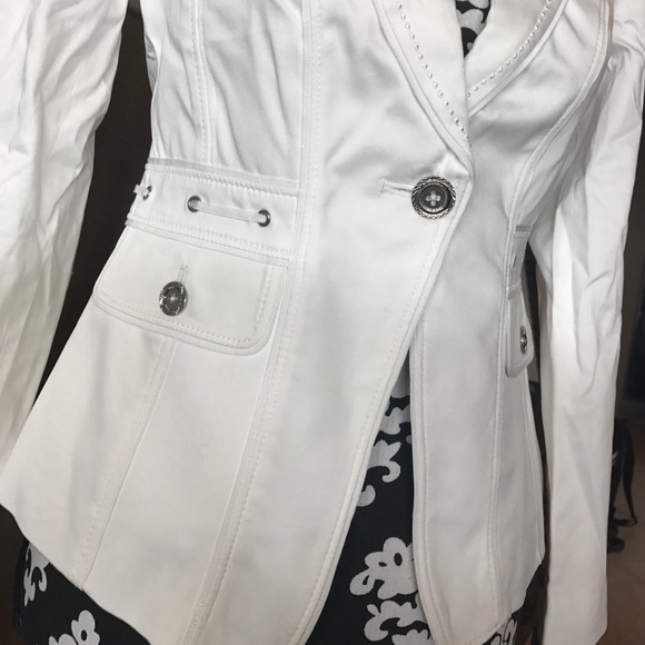 🌟WHBM fitted white blazer 🛍 - Picture 2 of 6