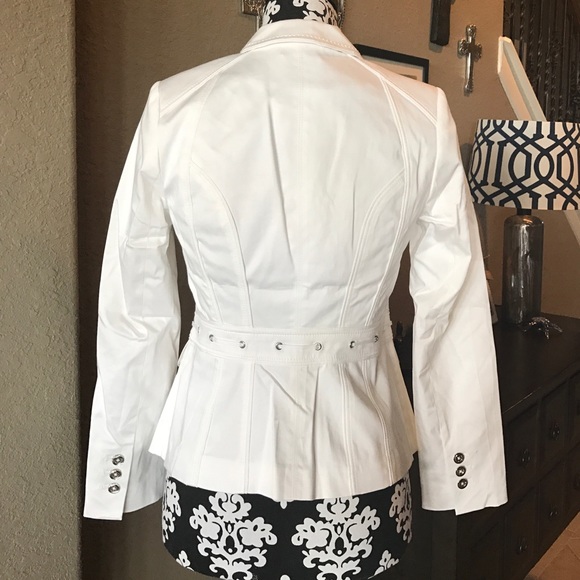 🌟WHBM fitted white blazer 🛍 - Picture 3 of 6