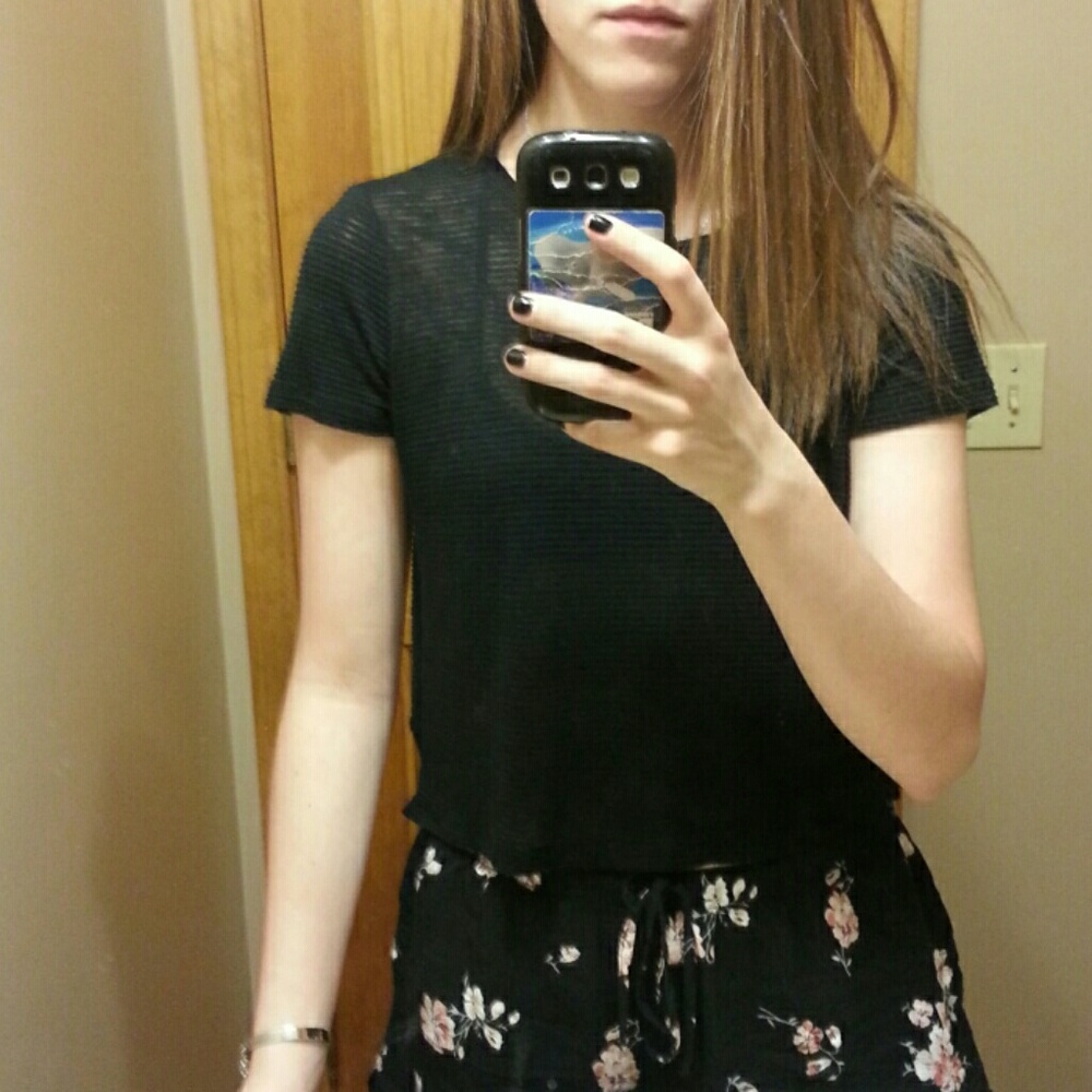 Stripped black crop top!