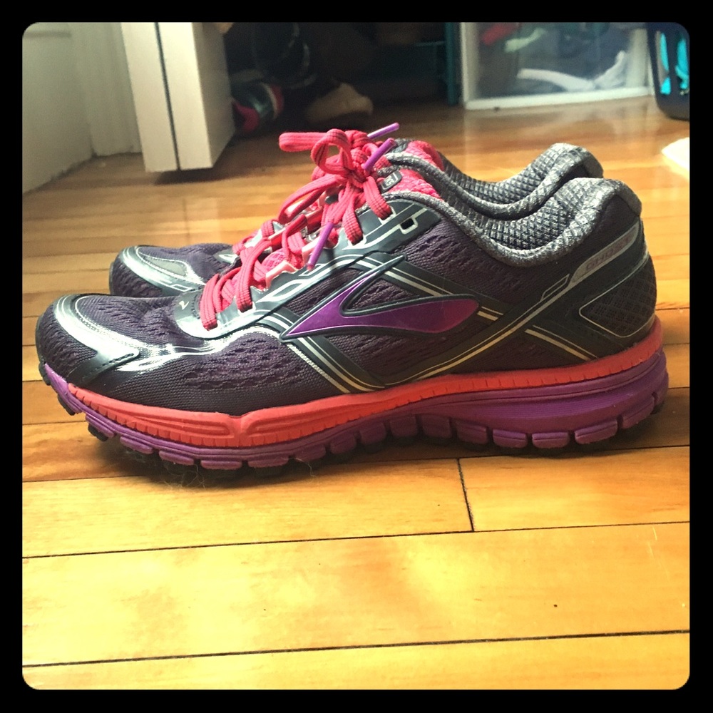 Brooks ghost running shoes!