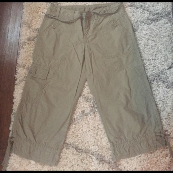 2 pairs of Gap Capri Cargo Pants! - Picture 2 of 7