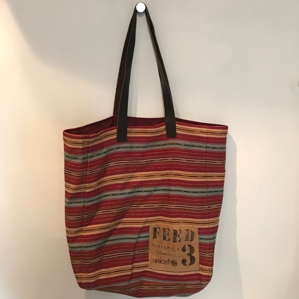 Feed market tote