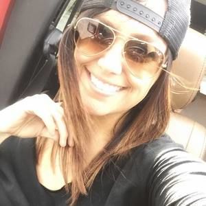 Meet your Posher, Hollie