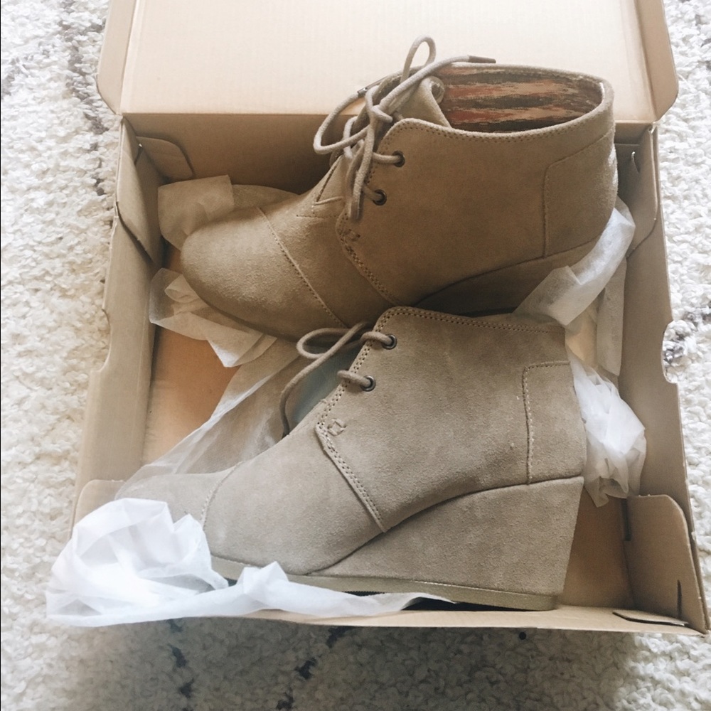 TOMS Desert Wedge (Taupe) NEVER WORN