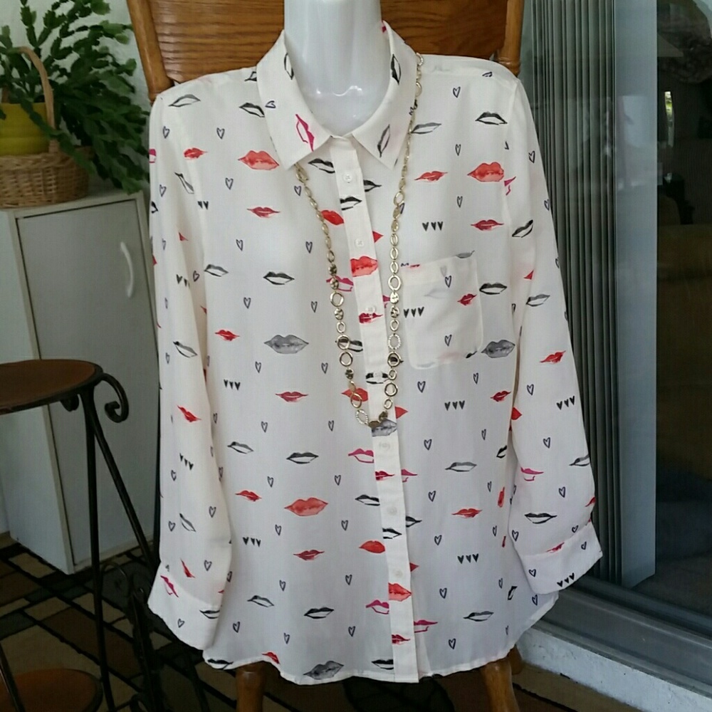 Banana Republic Sheer Longsleve Blouse "Lips"