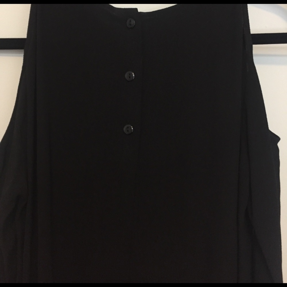 Woman's blouse - Picture 2 of 2