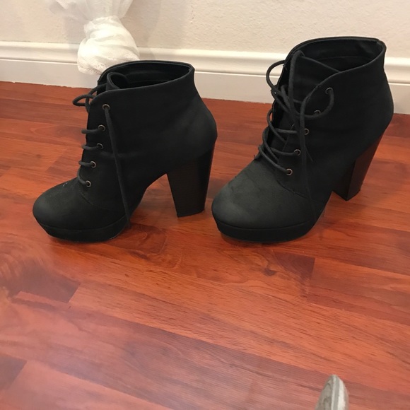 Shoes - Picture 2 of 3