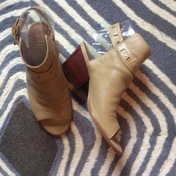 nicole Shoes - Tan Leather Peep Toe Booties
