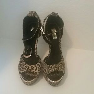 iPromise- Ankle strap cheetah print