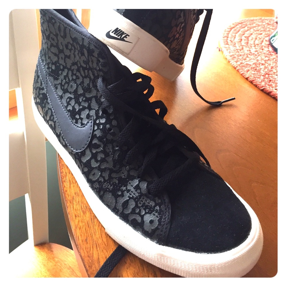 Nike Women's Primo Court Suede Leopard design