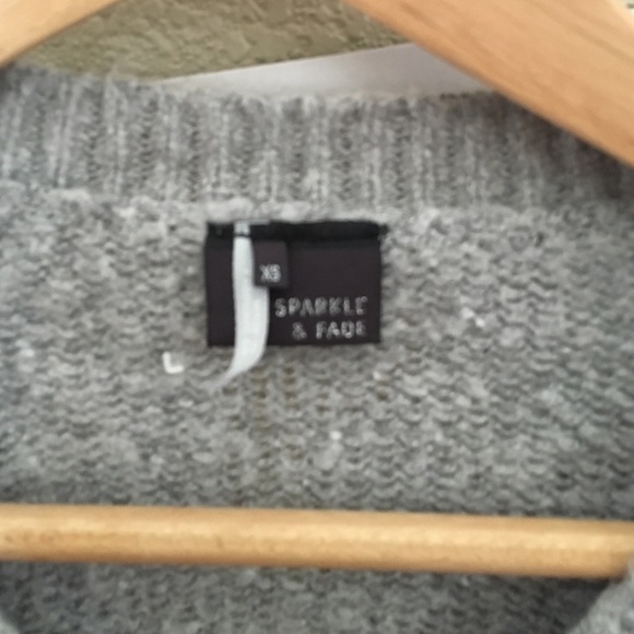 Epic Sweater - Picture 3 of 3