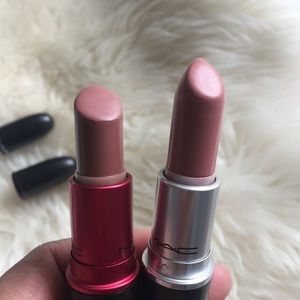 Set of 2 MAC Lipsticks!!