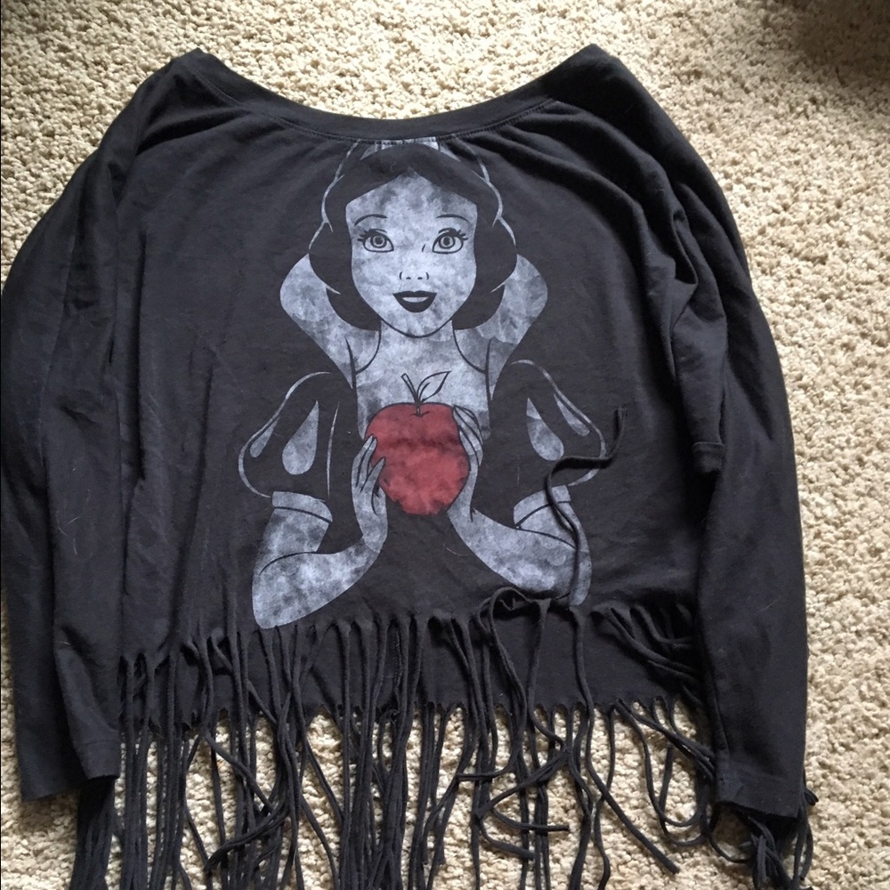 Snow White fringe top