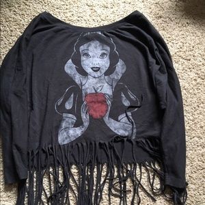 Snow White fringe top